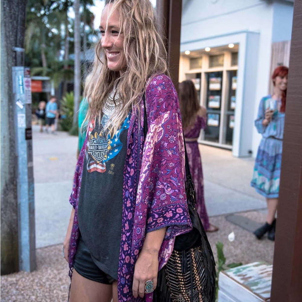 Spell & The Gypsy vintage kiss the sky kimono  💜💜